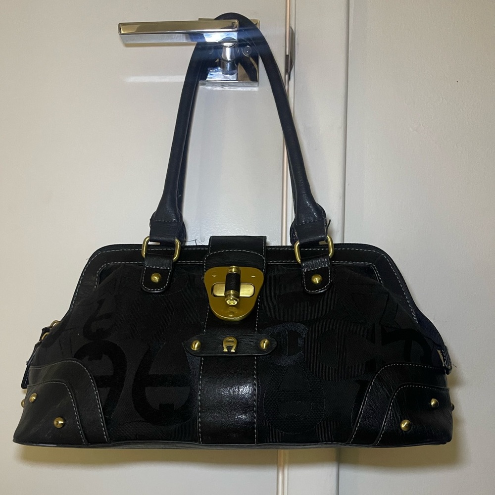 black bag🫦